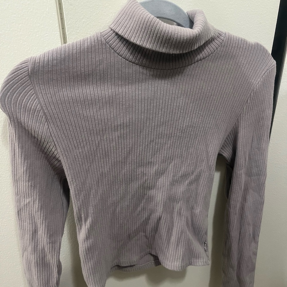 Aritzia TNA Ribbed Turtle Neck